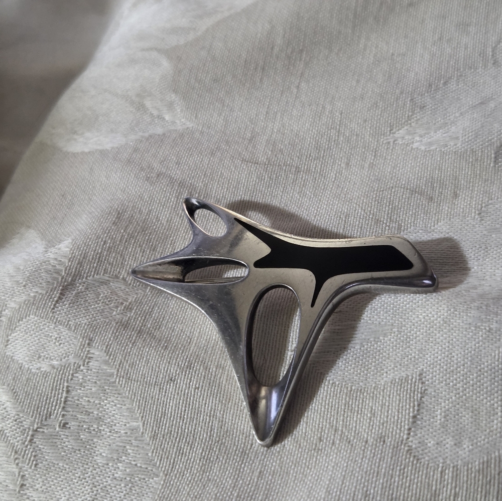 Vintage Georg Jensen Henning Koppel Sterling Silver and Black Enamel Brooch #323 - Picture 4 of 12